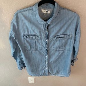 Old Navy Boyfriend Chambray top. Large.